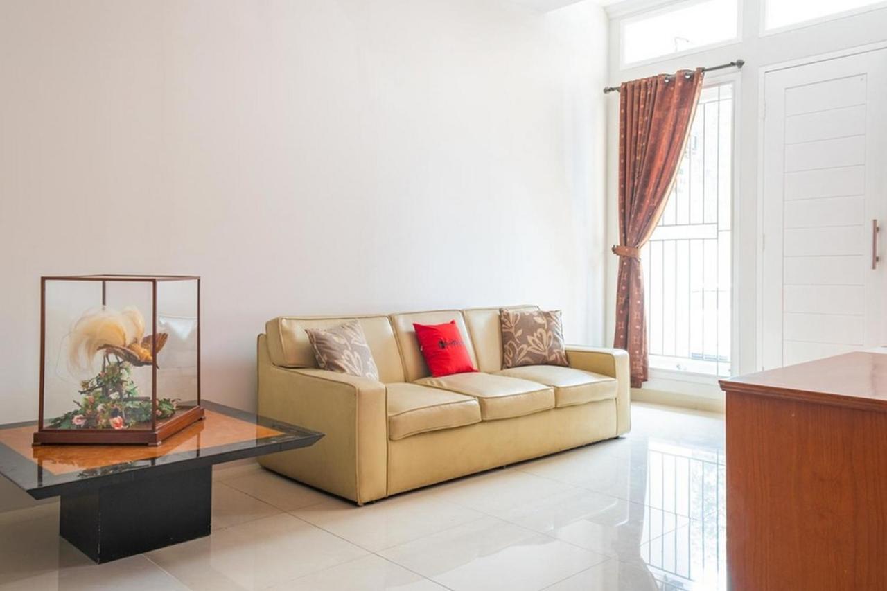 Reddoorz Near Siloam Karawaci 3 Hotell Tangerang Exteriör bild