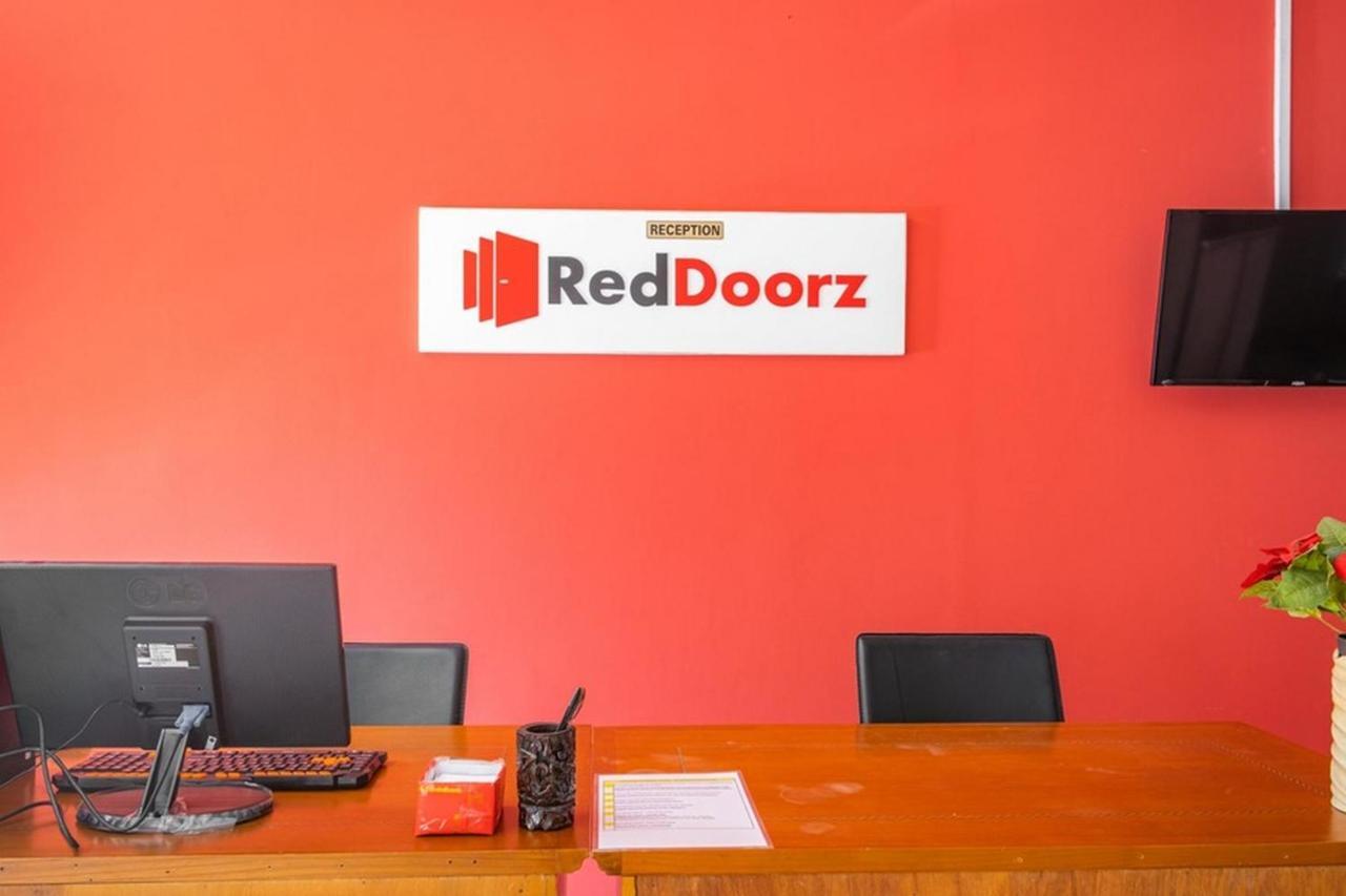 Reddoorz Near Siloam Karawaci 3 Hotell Tangerang Exteriör bild
