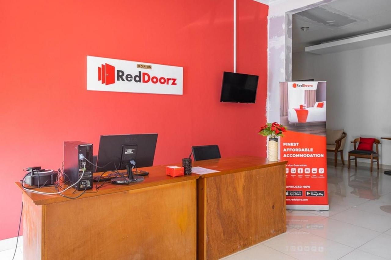 Reddoorz Near Siloam Karawaci 3 Hotell Tangerang Exteriör bild