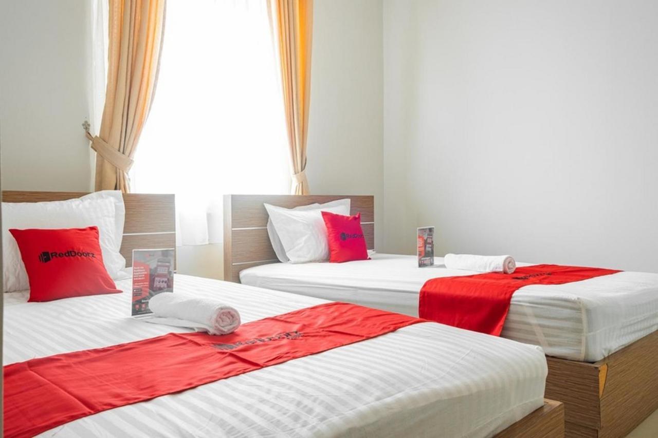 Reddoorz Near Siloam Karawaci 3 Hotell Tangerang Exteriör bild