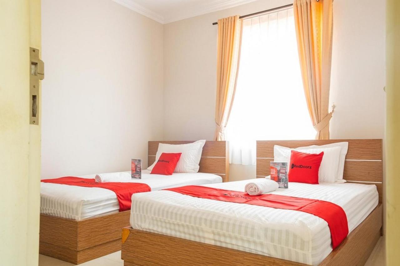 Reddoorz Near Siloam Karawaci 3 Hotell Tangerang Exteriör bild