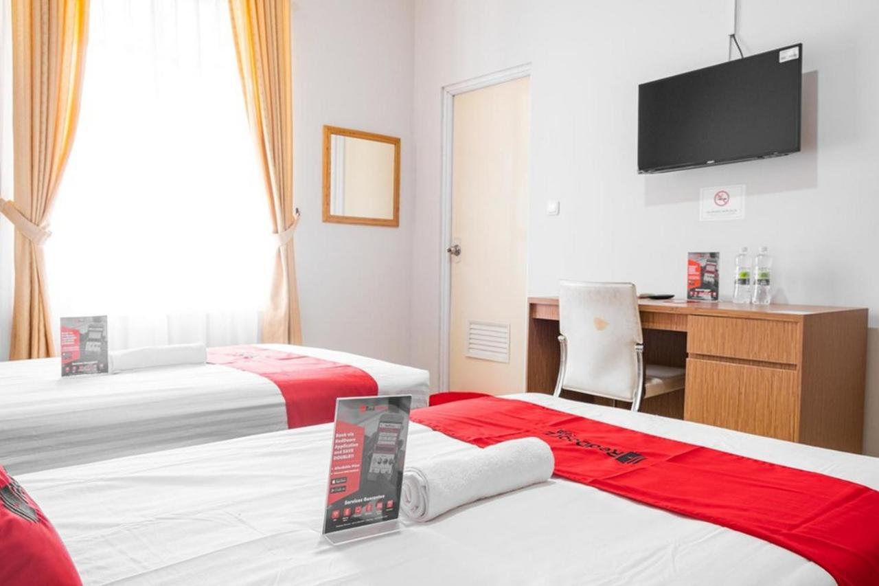 Reddoorz Near Siloam Karawaci 3 Hotell Tangerang Exteriör bild